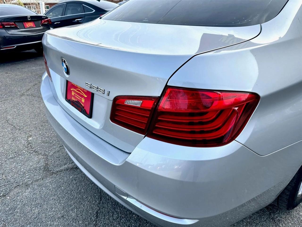 BMW 5-Series 528i 2014