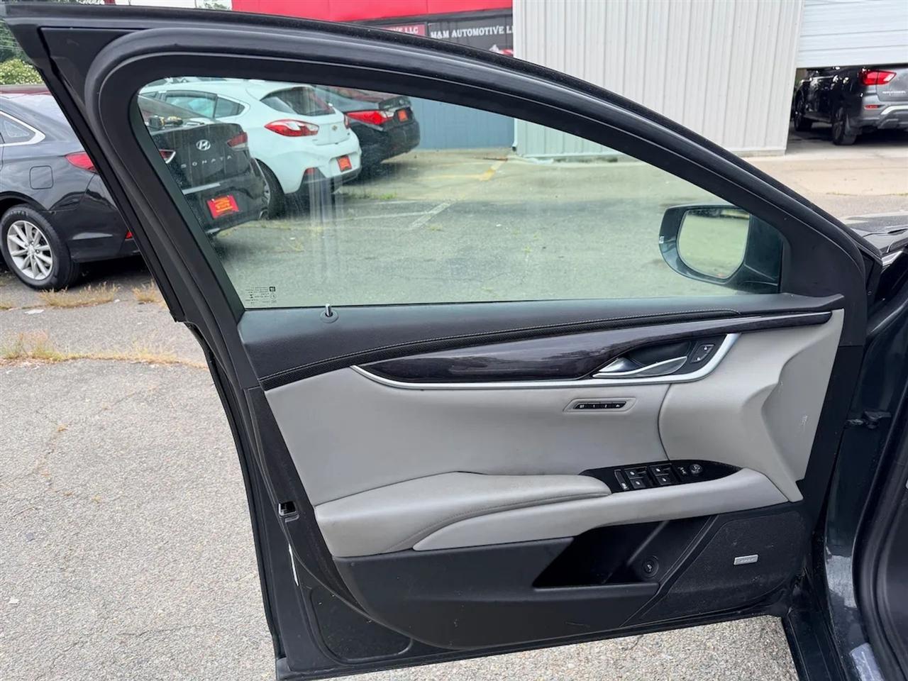 Cadillac XTS Luxury AWD 2015