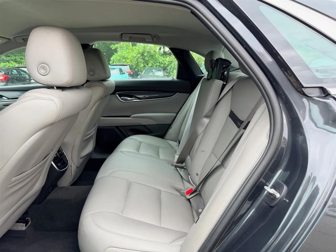 Cadillac XTS Luxury AWD 2015