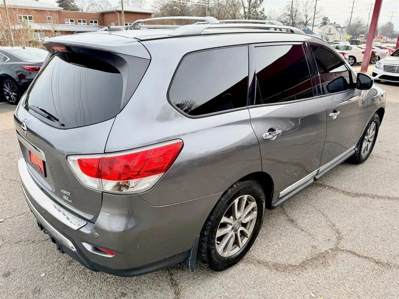 Nissan Pathfinder SL 4WD 2015
