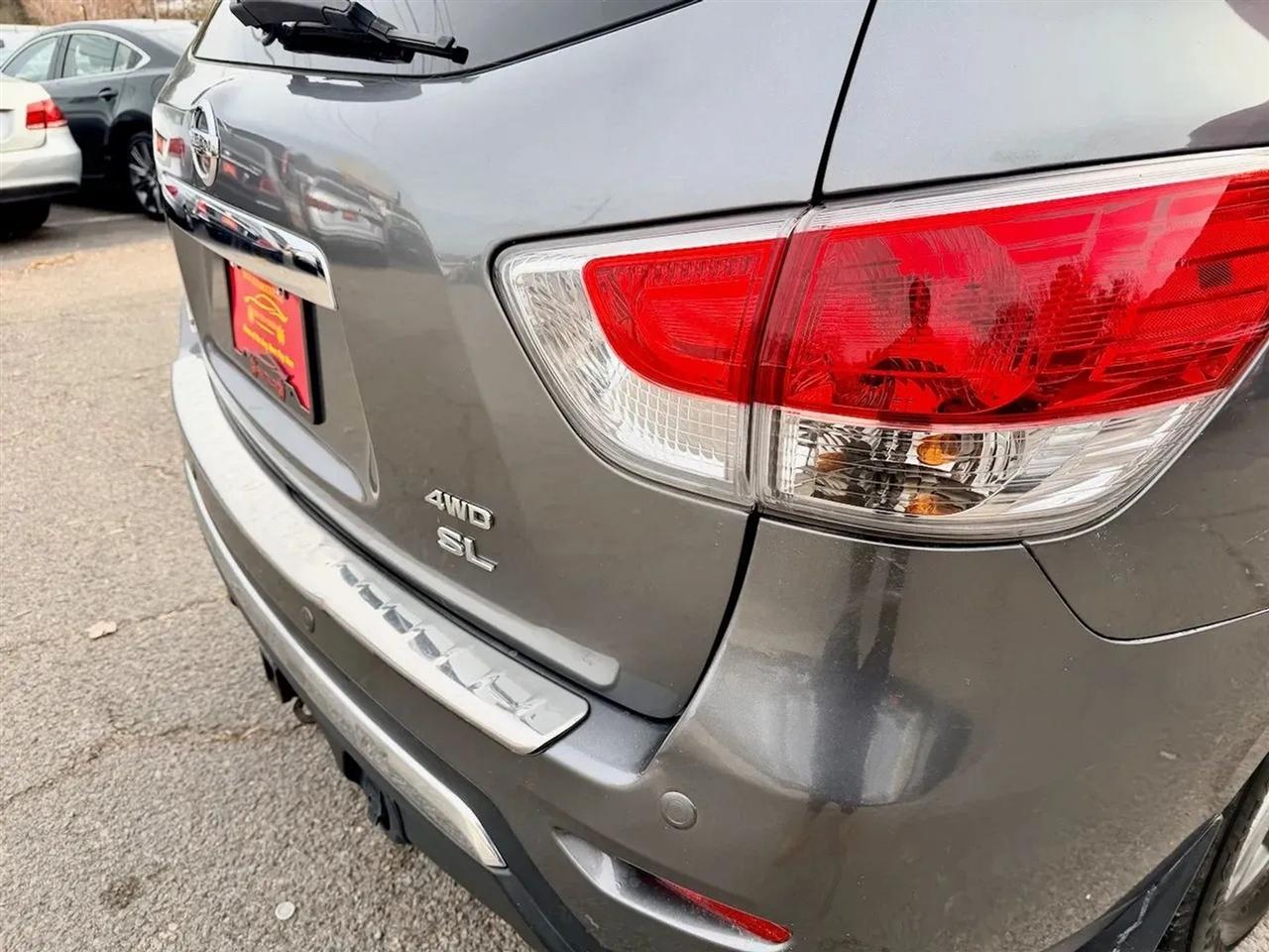 Nissan Pathfinder SL 4WD 2015