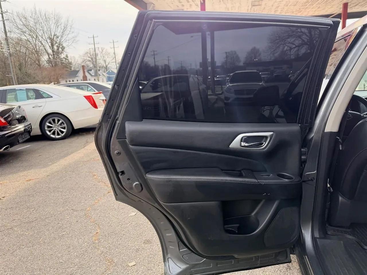 Nissan Pathfinder SL 4WD 2015