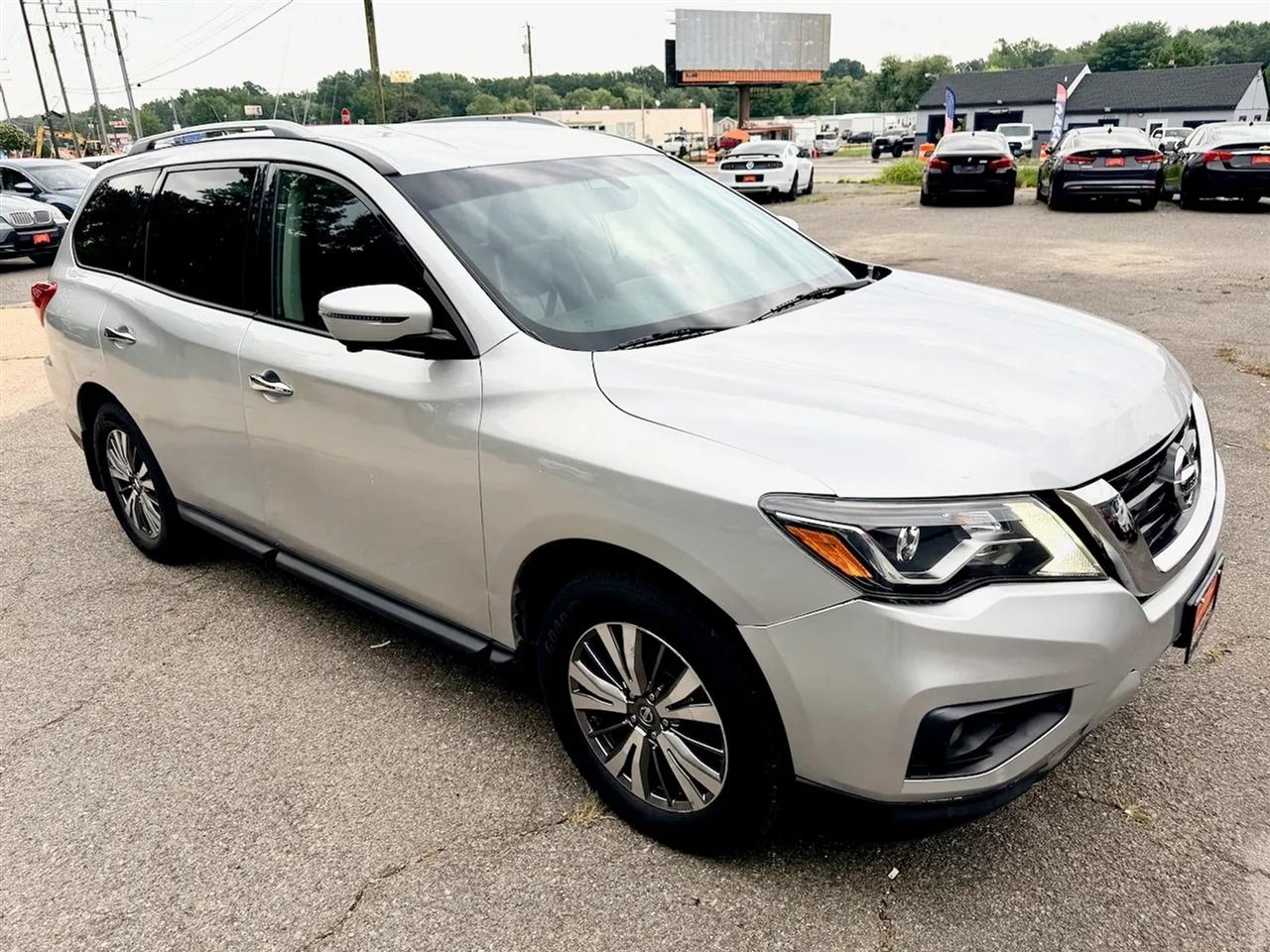 Nissan Pathfinder SL 4WD 2018