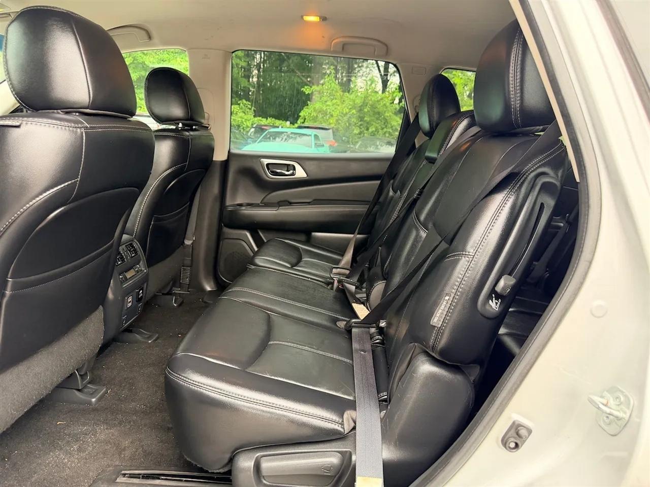 Nissan Pathfinder SL 4WD 2018