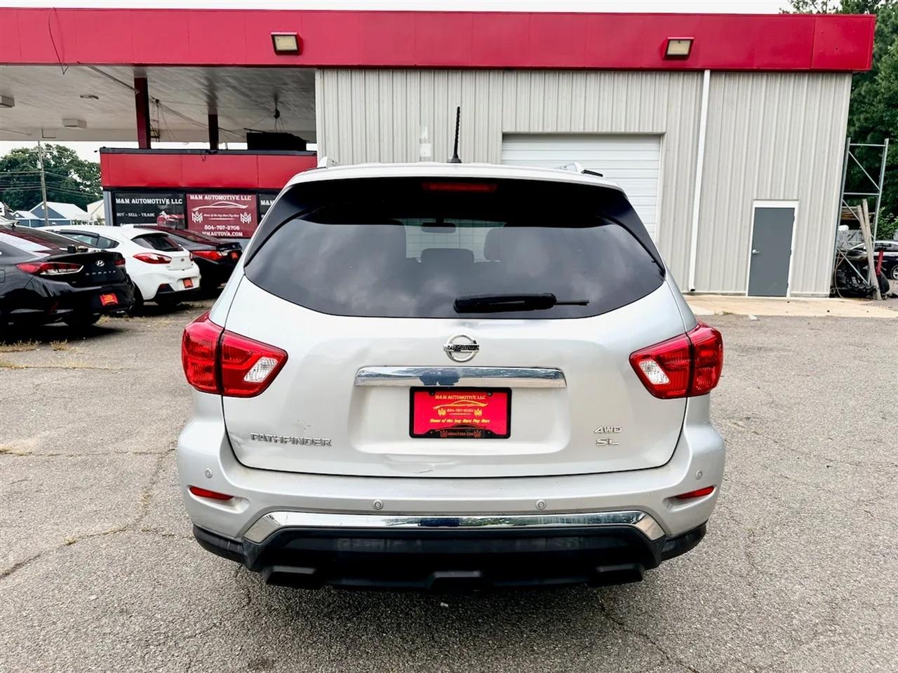 Nissan Pathfinder SL 4WD 2018