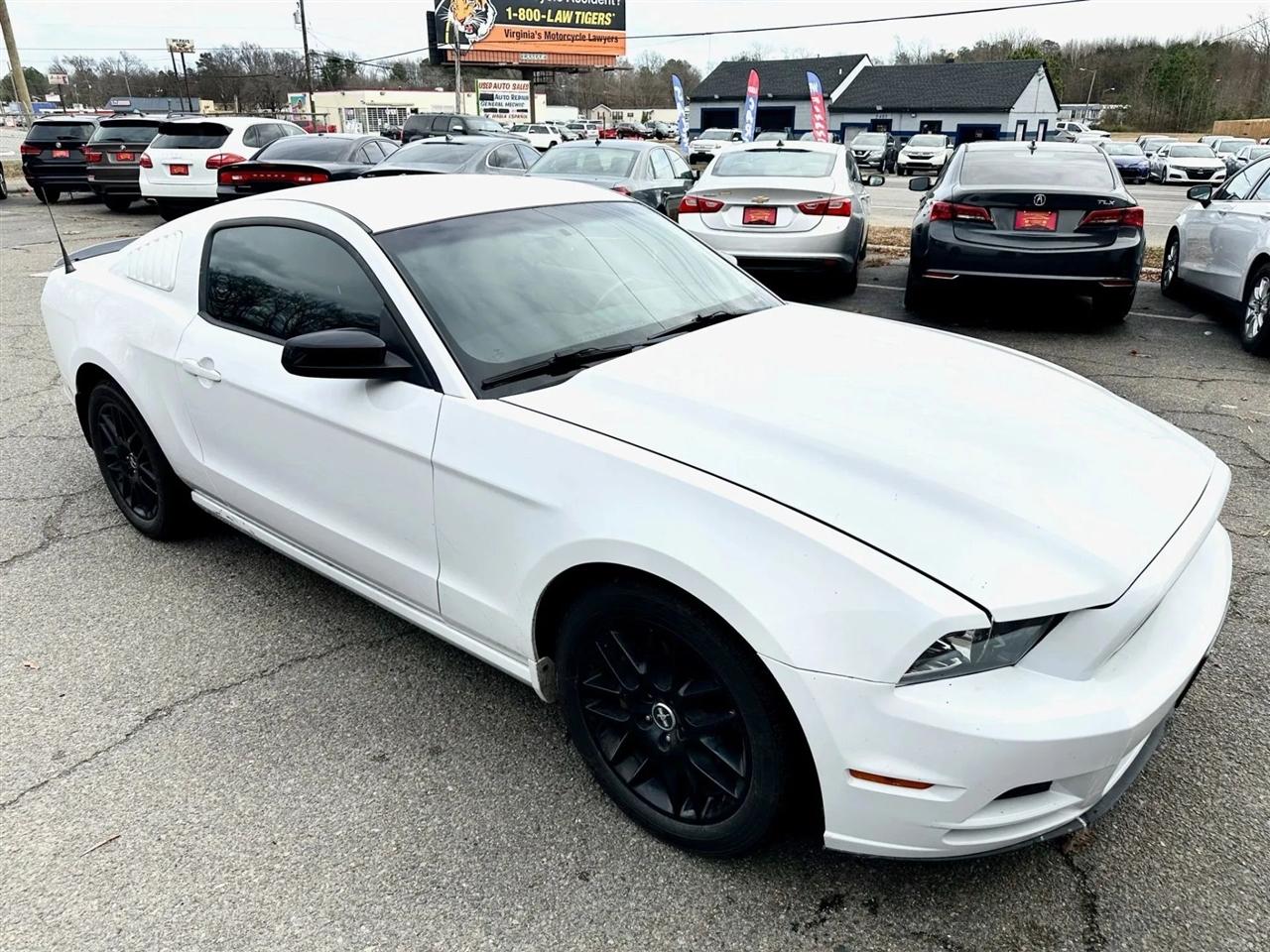 Ford Mustang V6 Coupe 2014