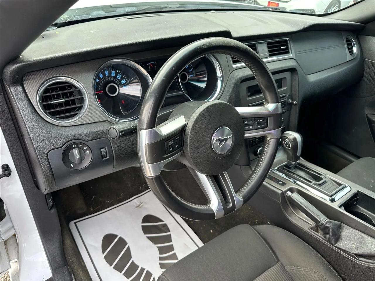 Ford Mustang V6 Coupe 2014