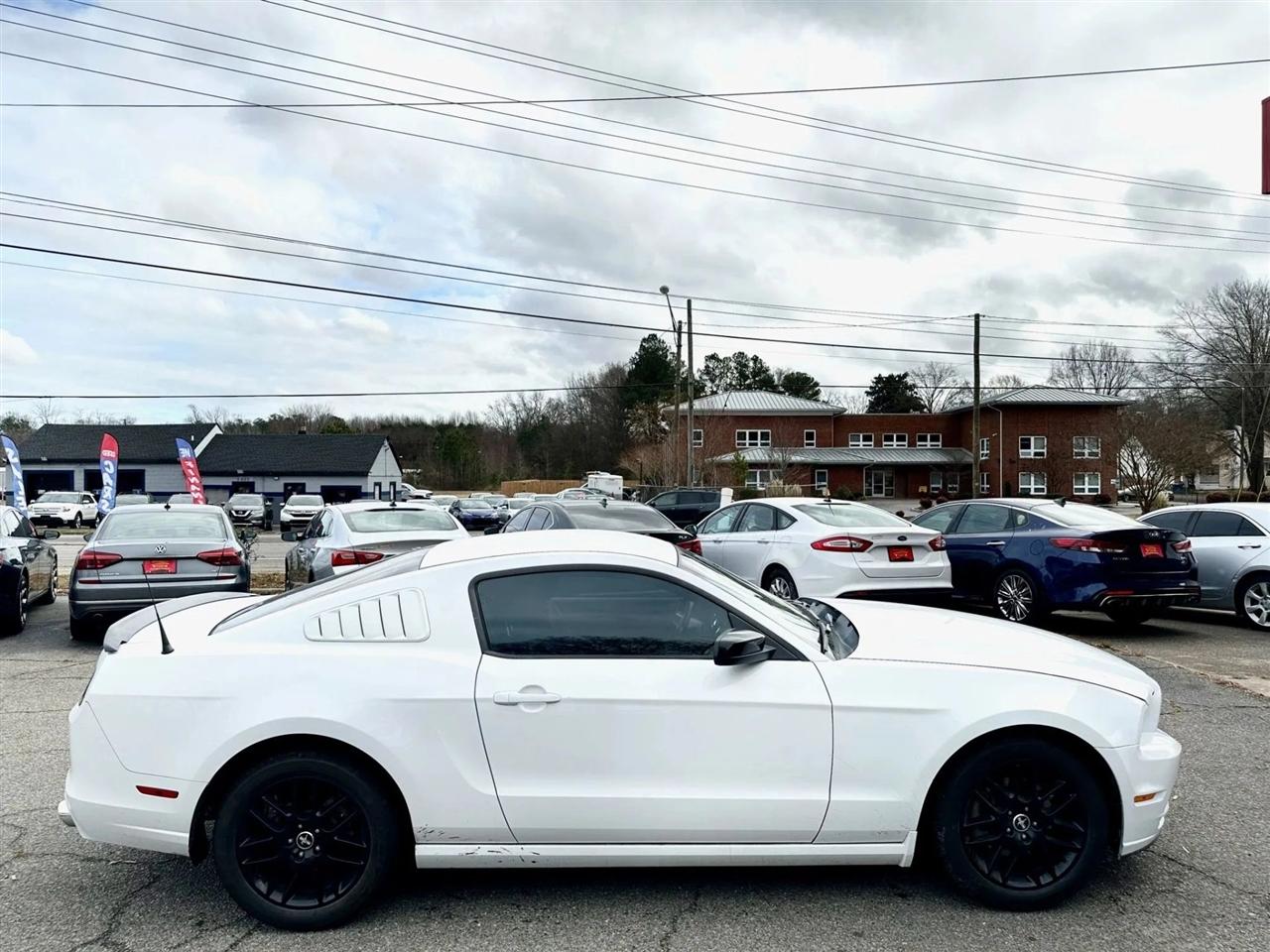 Ford Mustang V6 Coupe 2014