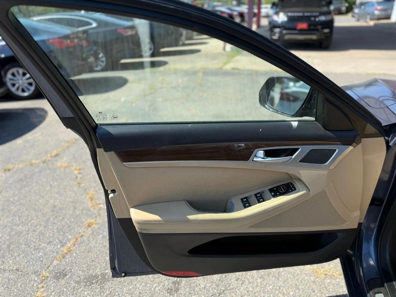 Hyundai Genesis 3.8L 2015