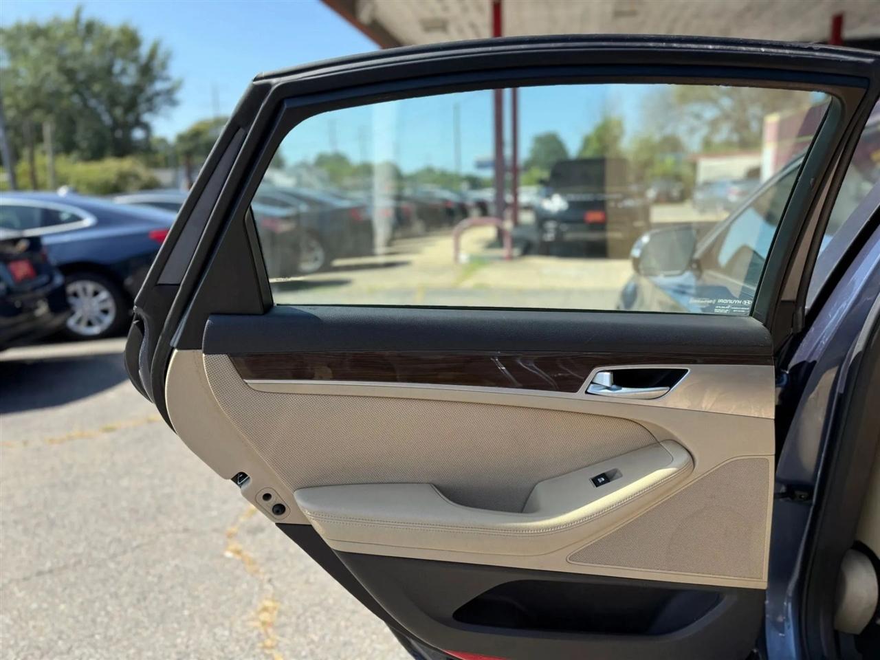 Hyundai Genesis 3.8L 2015