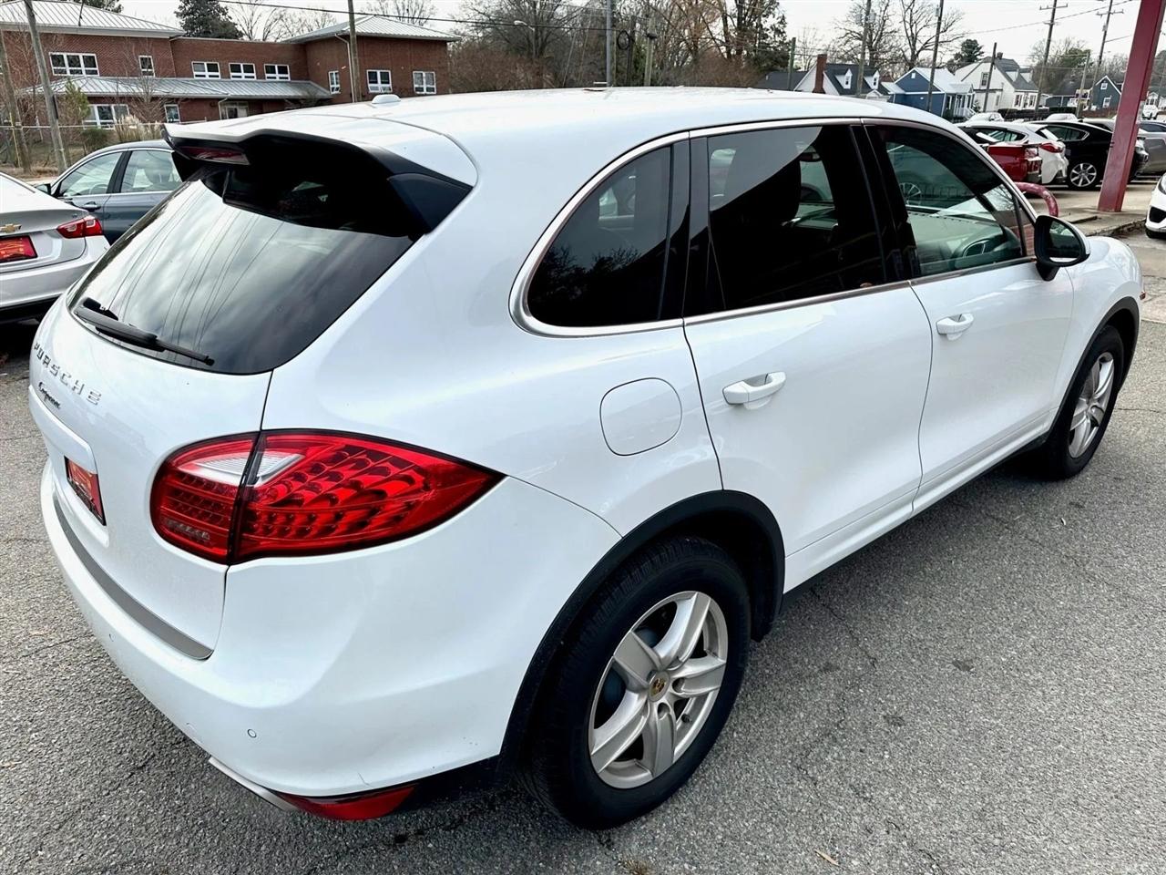 Porsche Cayenne Base 2014