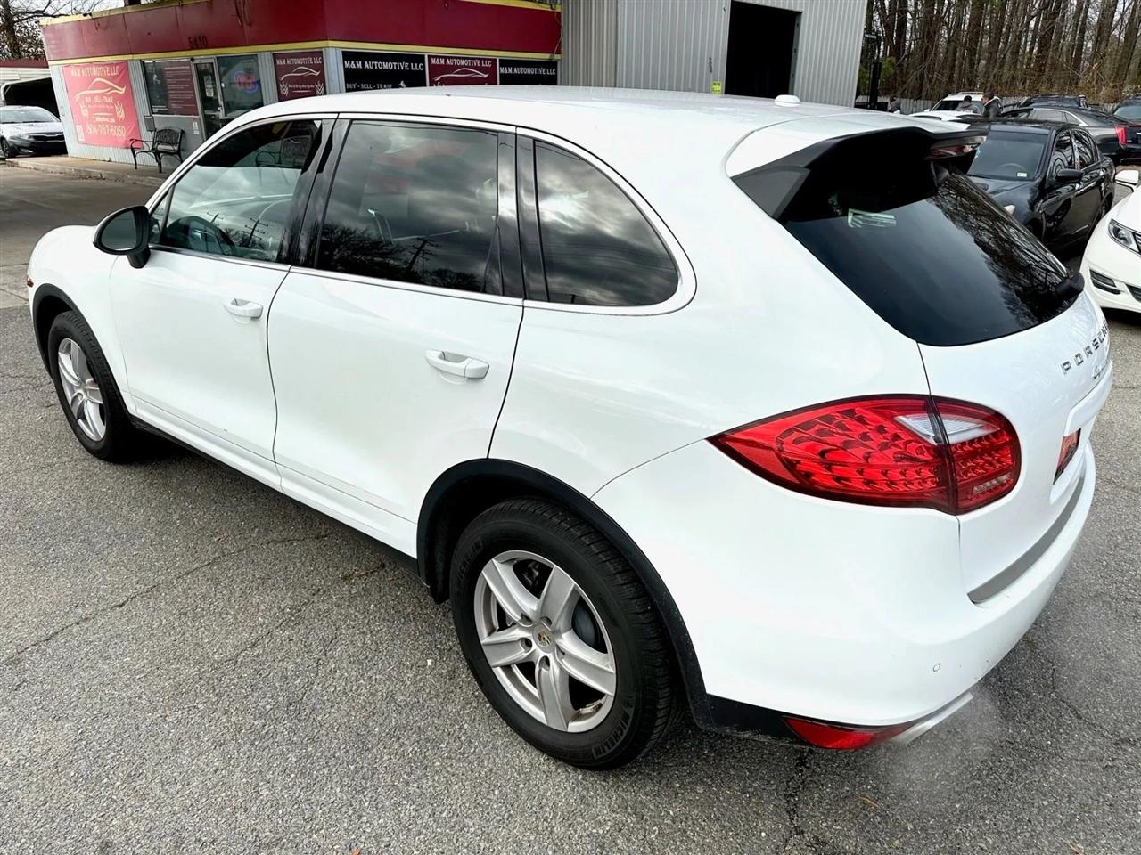 Porsche Cayenne Base 2014
