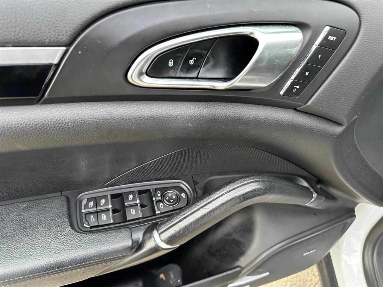 Porsche Cayenne Base 2014
