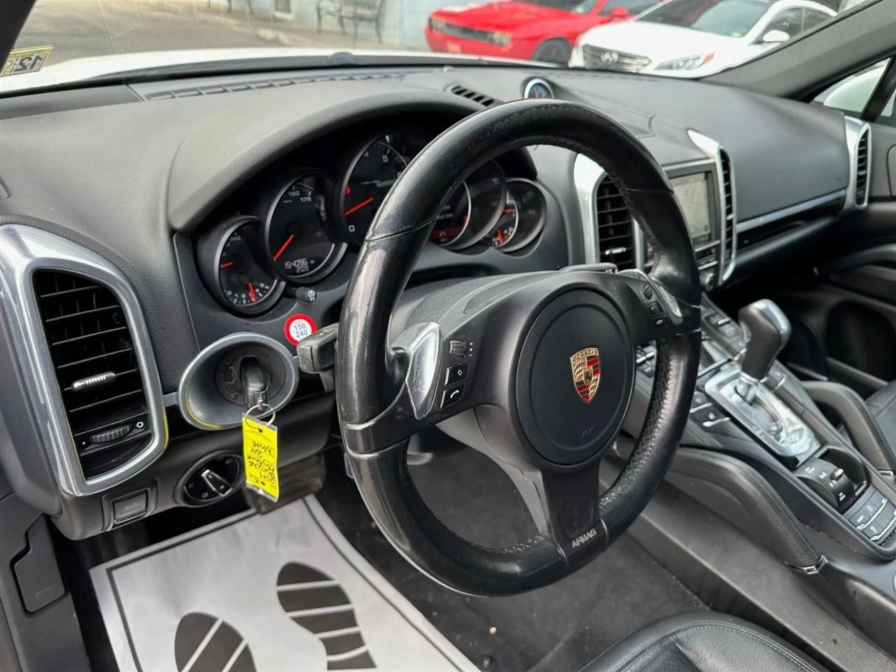 Porsche Cayenne Base 2014