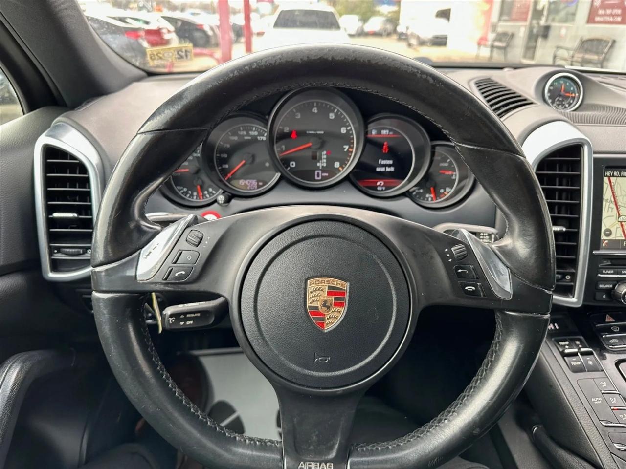 Porsche Cayenne Base 2014