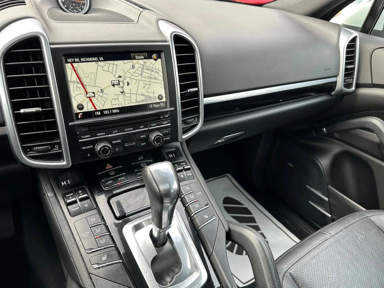 Porsche Cayenne Base 2014