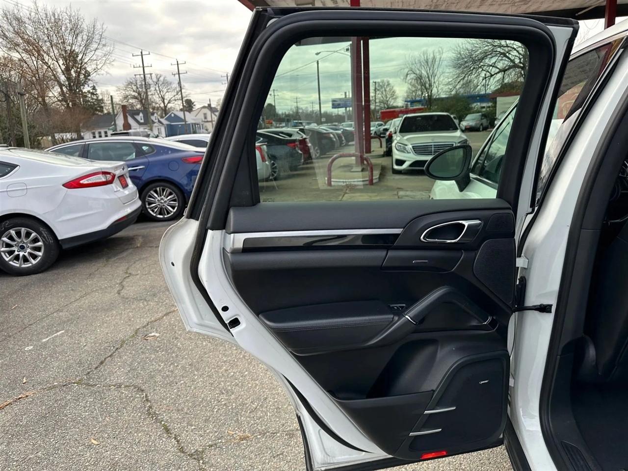 Porsche Cayenne Base 2014