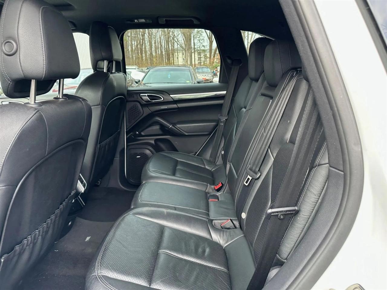 Porsche Cayenne Base 2014