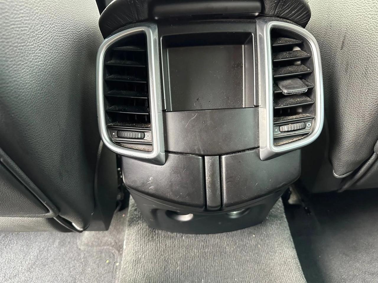 Porsche Cayenne Base 2014