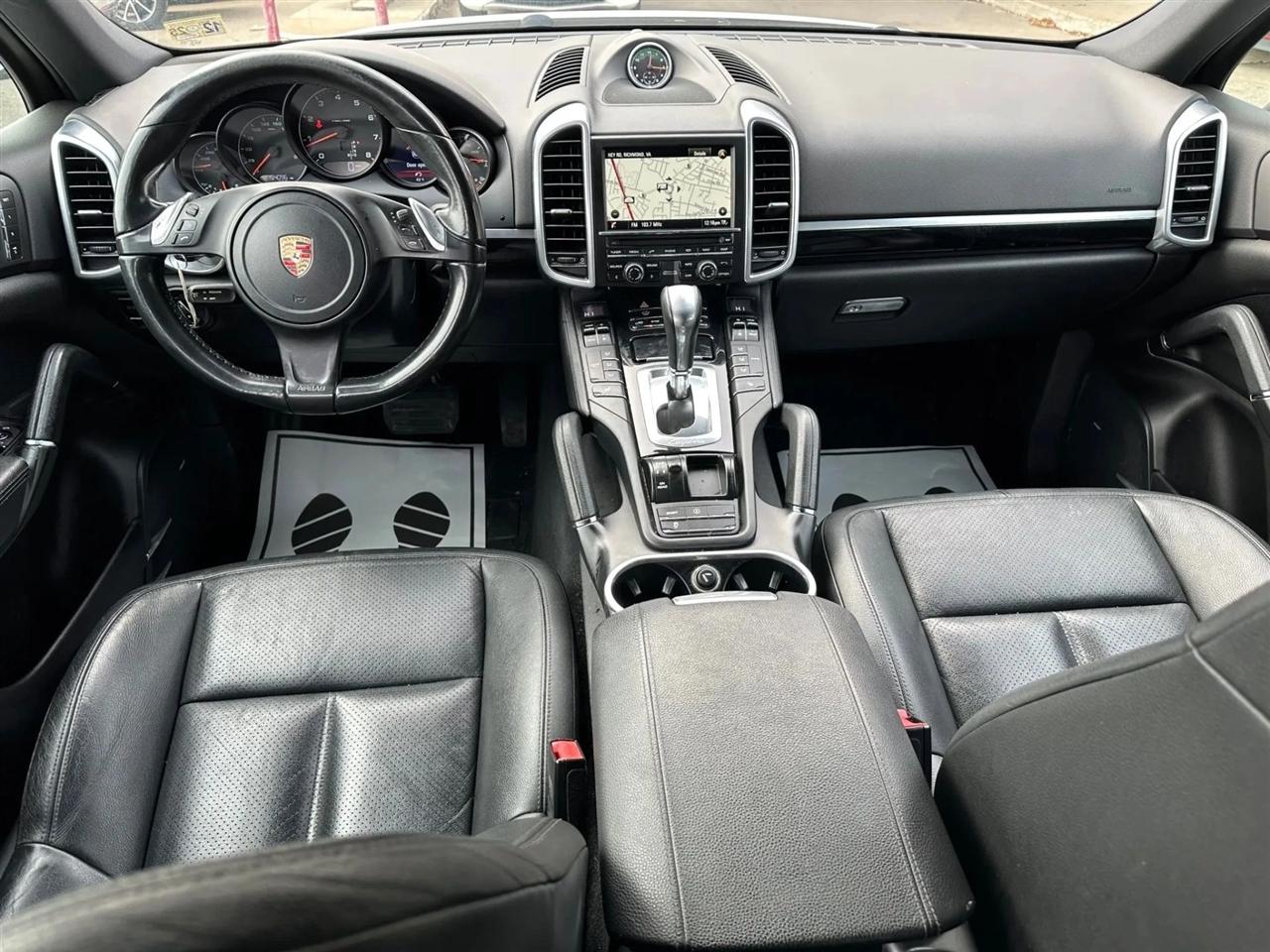 Porsche Cayenne Base 2014
