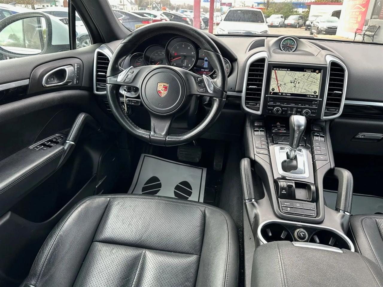Porsche Cayenne Base 2014