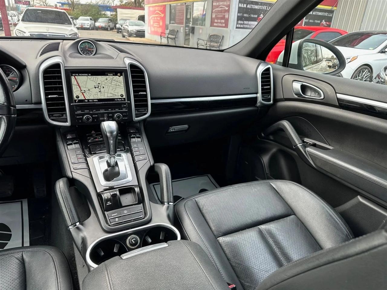 Porsche Cayenne Base 2014
