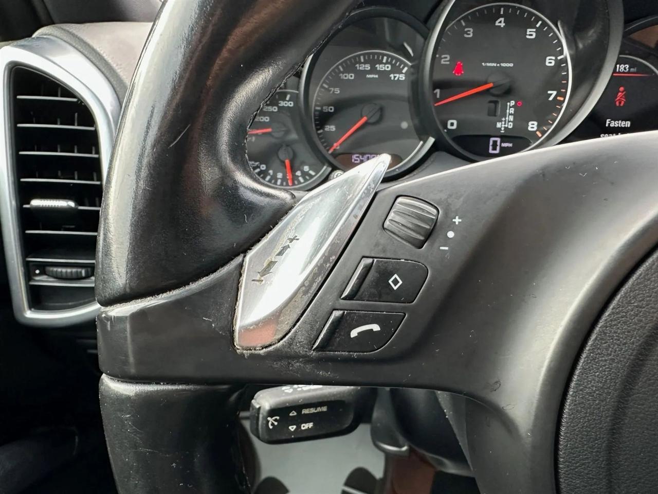 Porsche Cayenne Base 2014