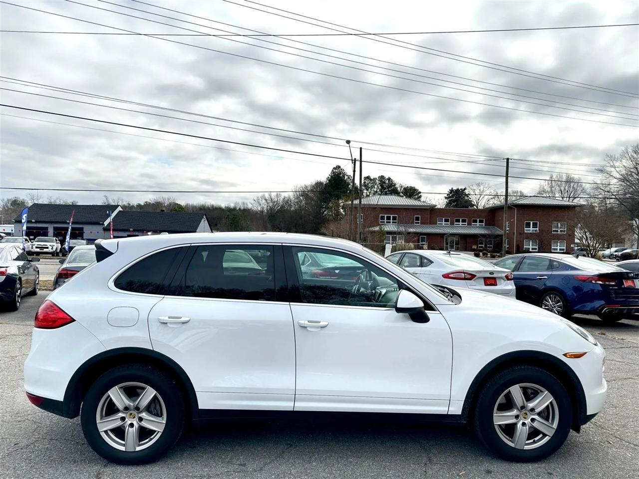 Porsche Cayenne Base 2014