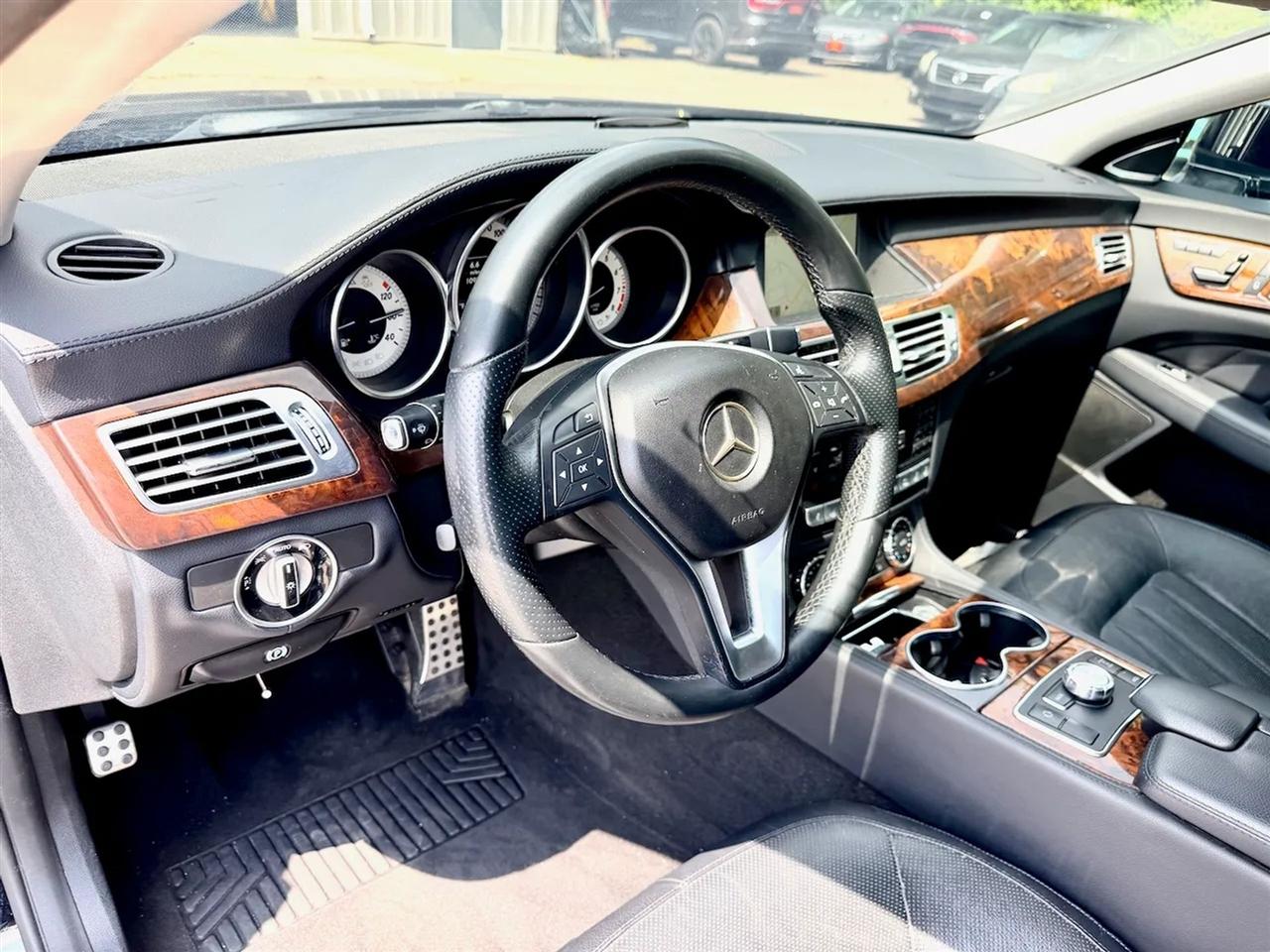Mercedes-Benz CLS-Class CLS550 4MATIC 2014