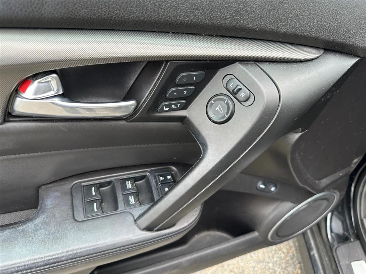 Acura TL 6-Speed AT with Tech Package and 18-In. WP 2012