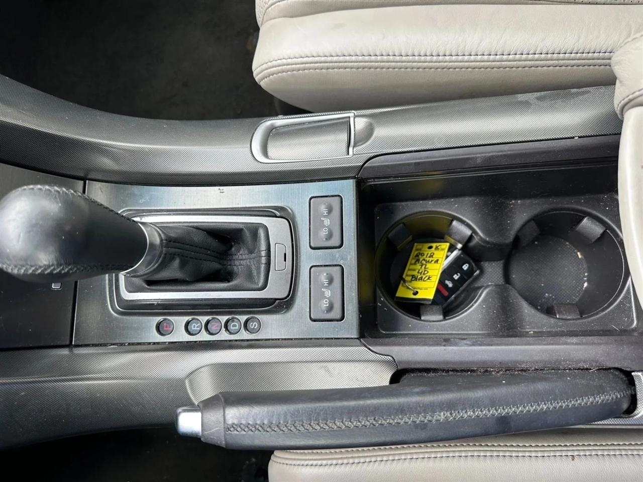 Acura TL 6-Speed AT with Tech Package and 18-In. WP 2012