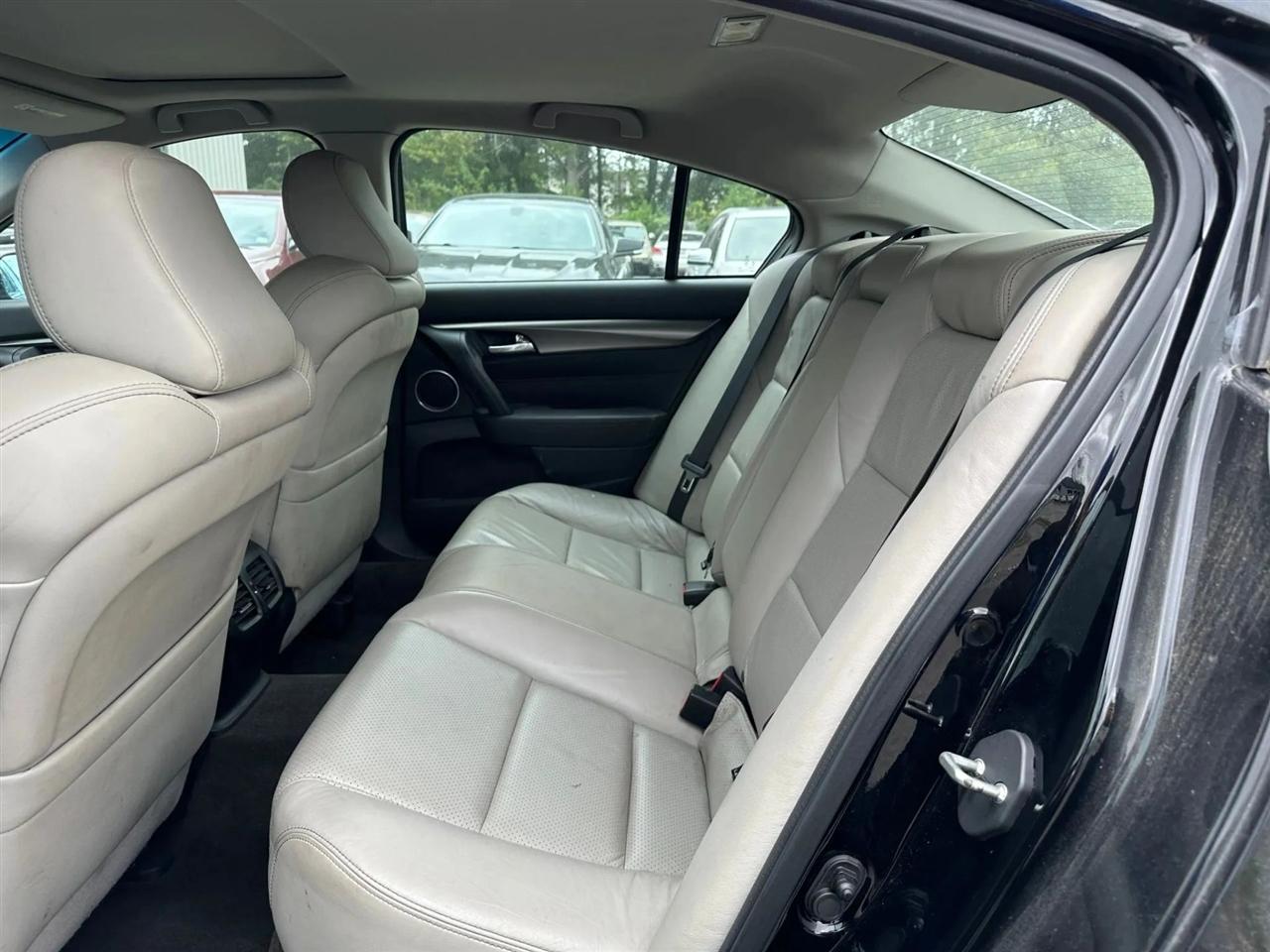 Acura TL 6-Speed AT with Tech Package and 18-In. WP 2012