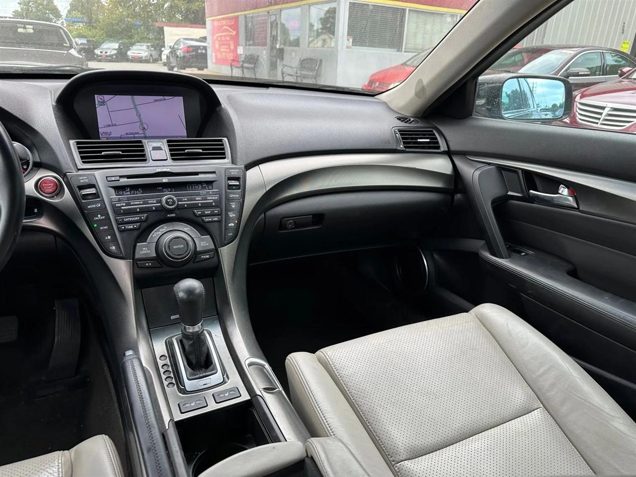 Acura TL 6-Speed AT with Tech Package and 18-In. WP 2012
