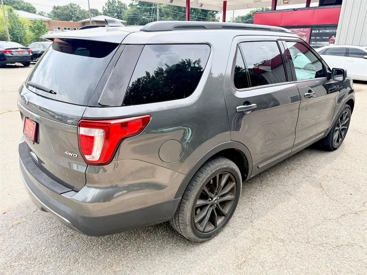 Ford Explorer XLT 4WD 2017