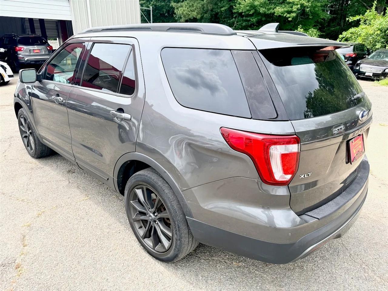 Ford Explorer XLT 4WD 2017