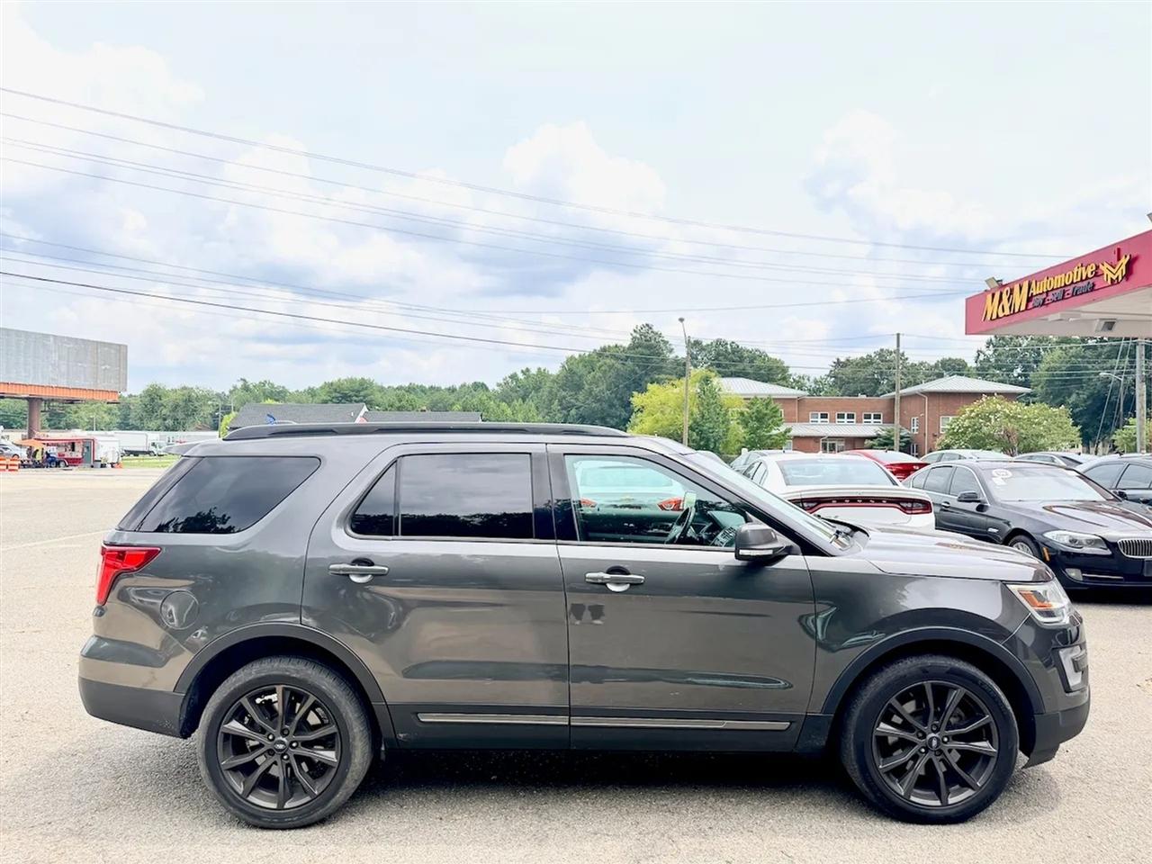 Ford Explorer XLT 4WD 2017
