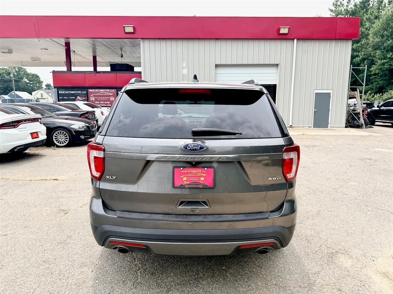 Ford Explorer XLT 4WD 2017