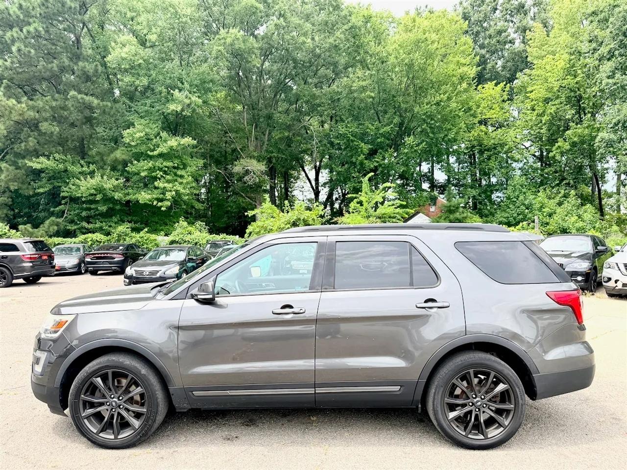 Ford Explorer XLT 4WD 2017