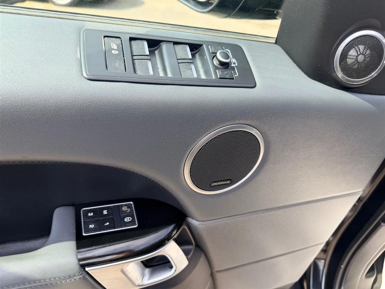 Land Rover Range Rover Sport 3.0L V6 Supercharged SE 2014