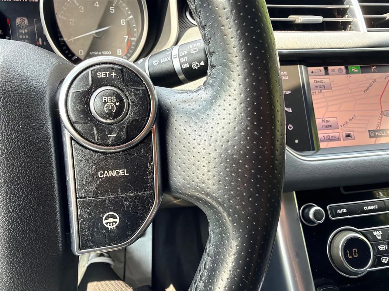 Land Rover Range Rover Sport 3.0L V6 Supercharged SE 2014