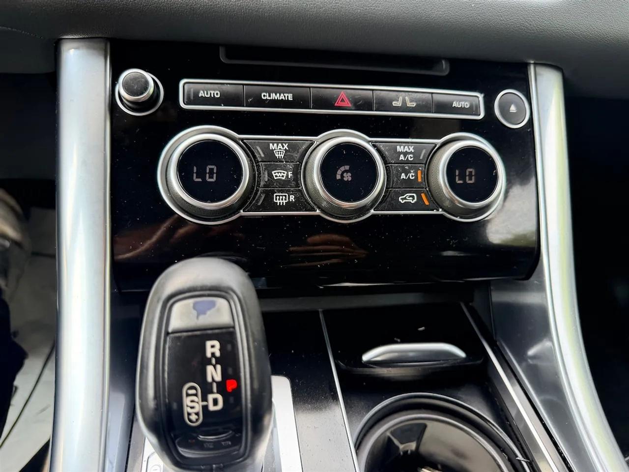 Land Rover Range Rover Sport 3.0L V6 Supercharged SE 2014
