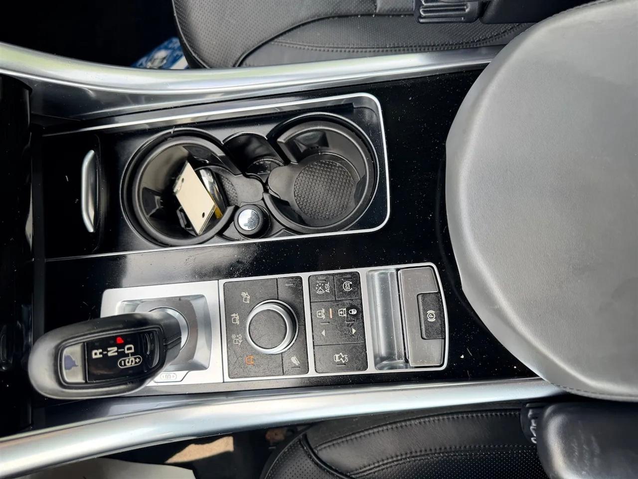 Land Rover Range Rover Sport 3.0L V6 Supercharged SE 2014