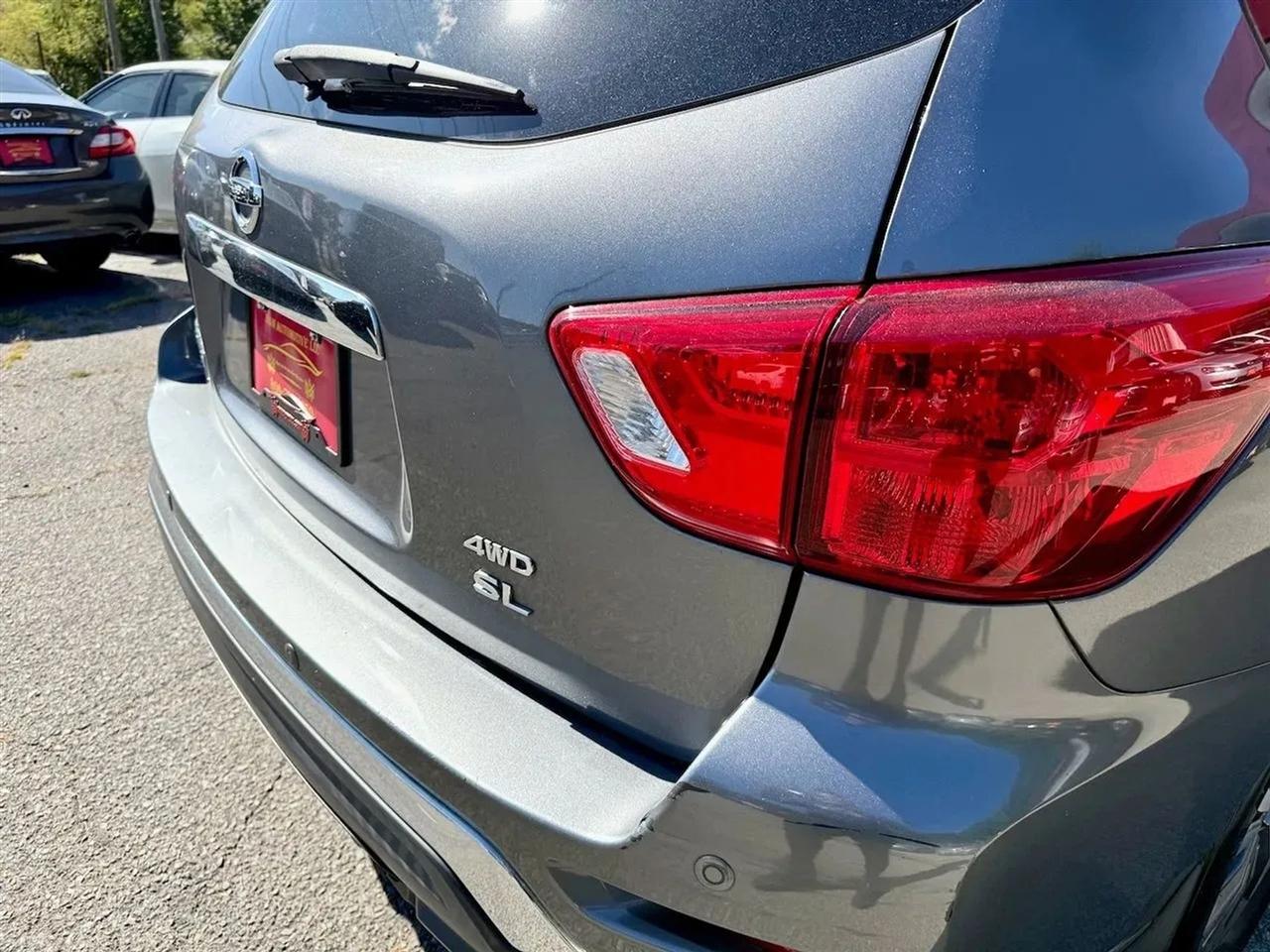 Nissan Pathfinder SL 4WD 2017