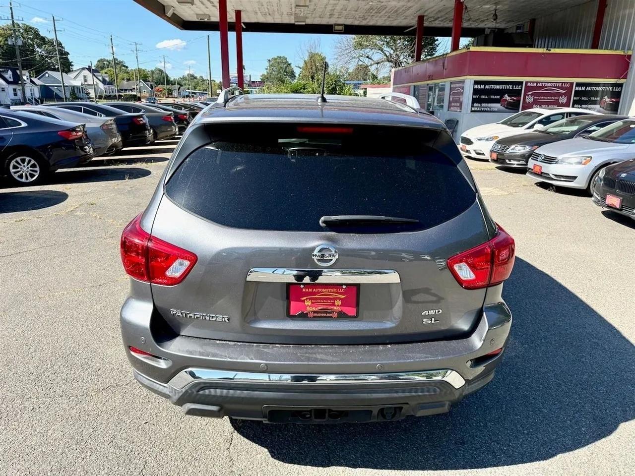Nissan Pathfinder SL 4WD 2017