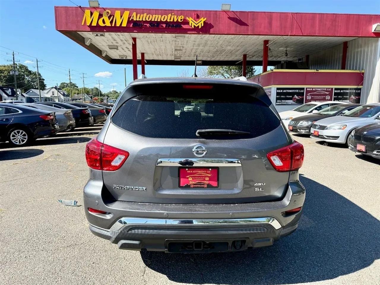Nissan Pathfinder SL 4WD 2017