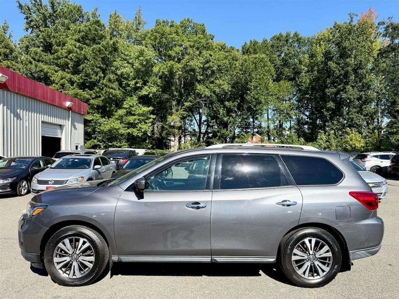 Nissan Pathfinder SL 4WD 2017