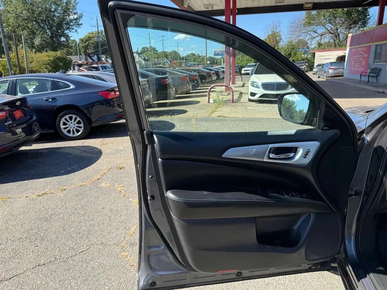 Nissan Pathfinder SL 4WD 2017