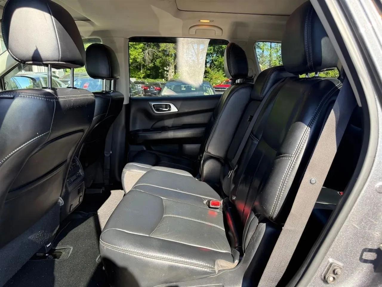 Nissan Pathfinder SL 4WD 2017