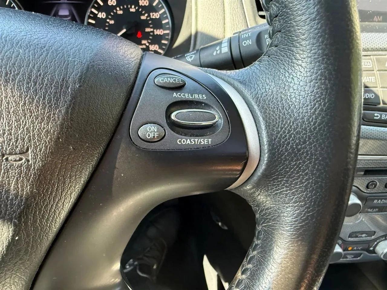 Nissan Pathfinder SL 4WD 2017