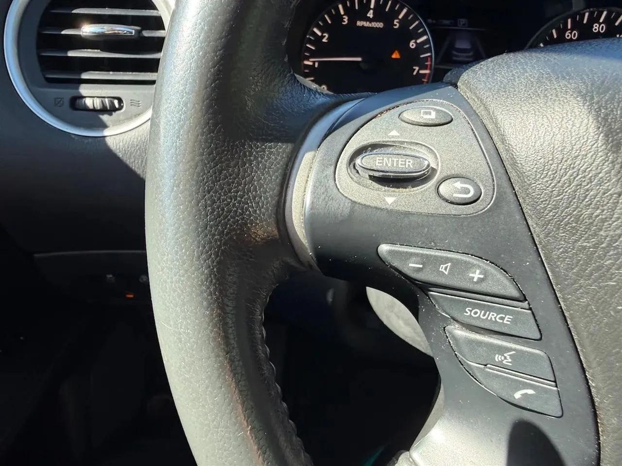 Nissan Pathfinder SL 4WD 2017
